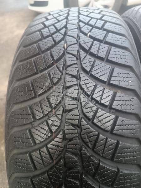 Kumho 205/50 R17 Zimska