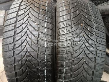 Maxxis 215/55 R17 Zimska