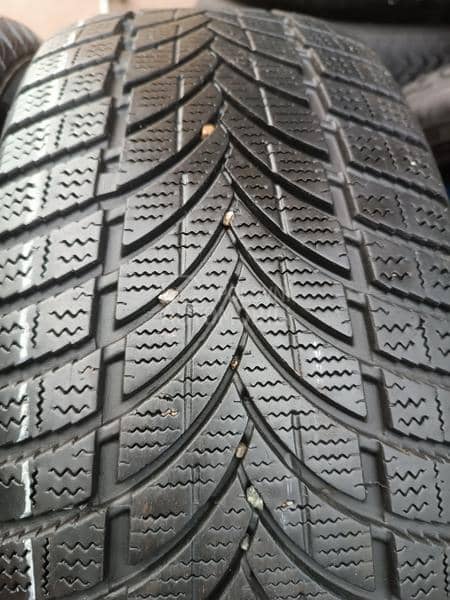 Maxxis 215/55 R17 Zimska