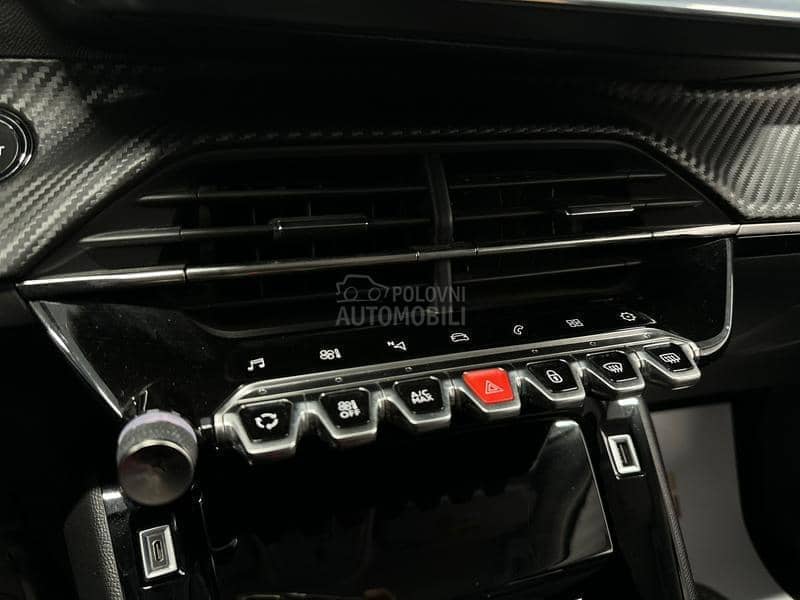 Peugeot 2008 1.2 ALLURE AUT