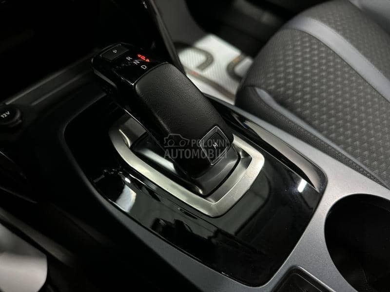 Peugeot 2008 1.2 ALLURE AUT