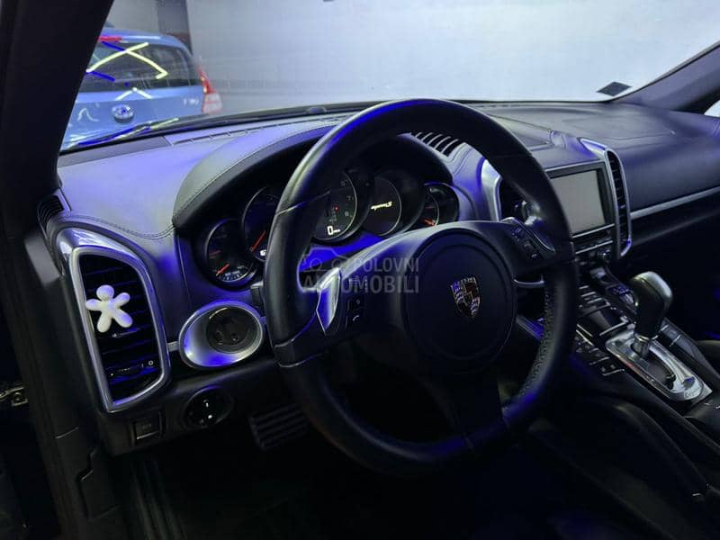 Porsche Cayenne hybrid