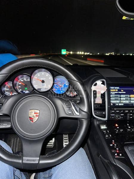 Porsche Cayenne hybrid