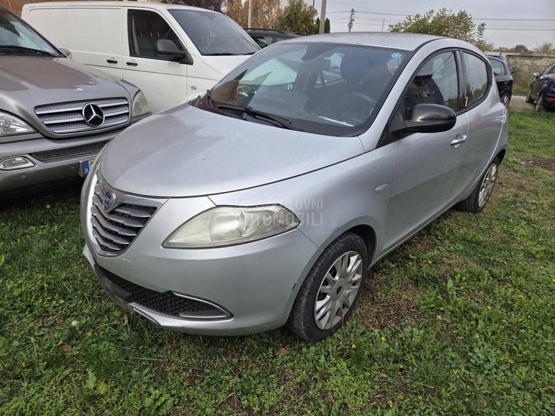 Lancia Ypsilon 