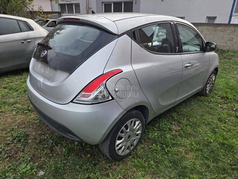 Lancia Ypsilon 