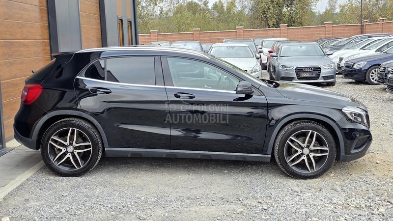 Mercedes Benz GLA 220 4MATIC 7G TIPTRONIC