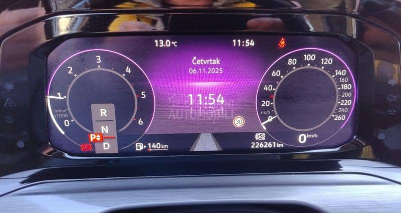 Volkswagen Golf 8 2.0tdi style V.Serv.