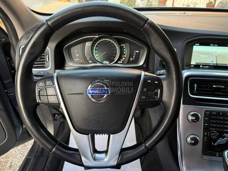 Volvo V60 Cross Country 2.0 D