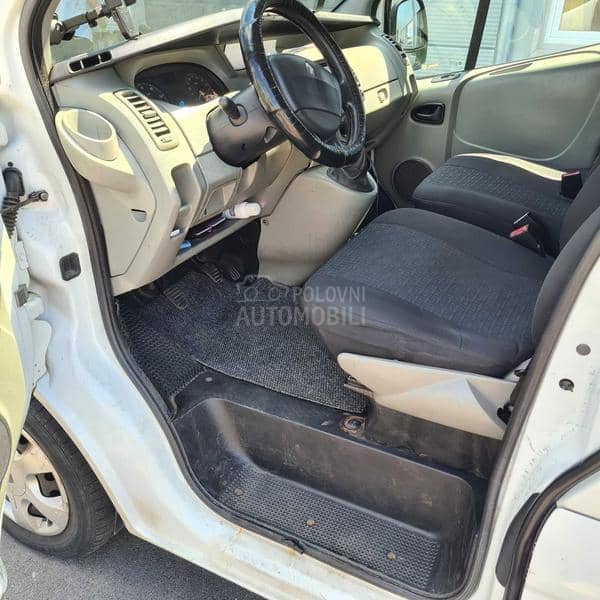 Renault Trafic tek reg