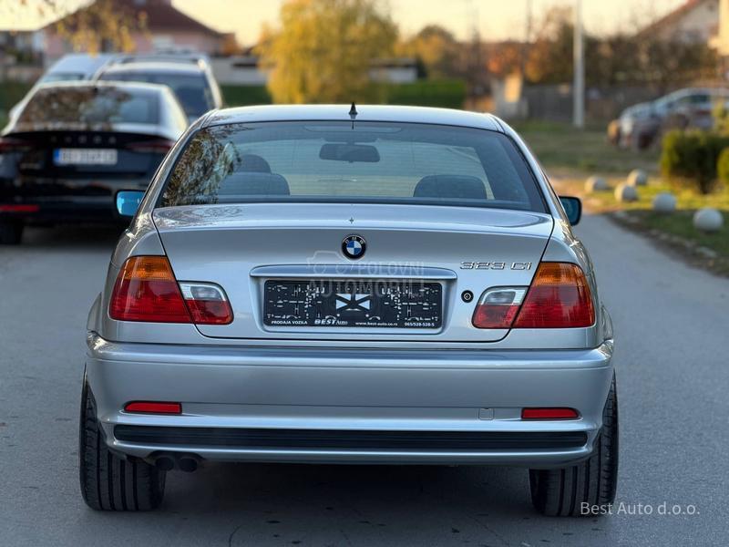 BMW 323 
