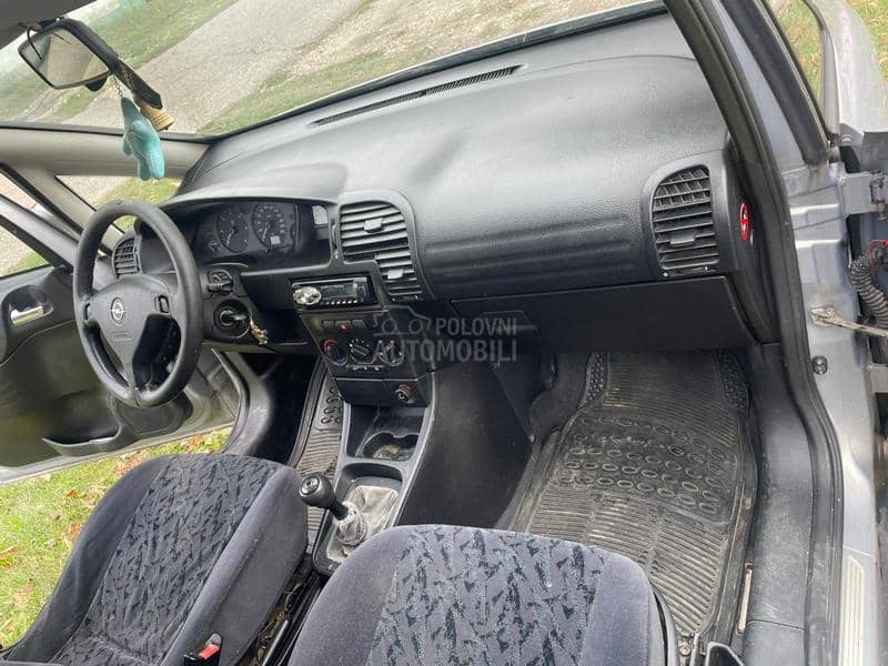 Opel Zafira 2.0