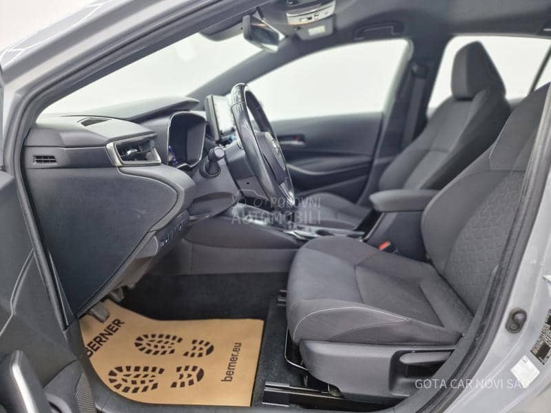 Toyota Corolla 1.2 LUNA