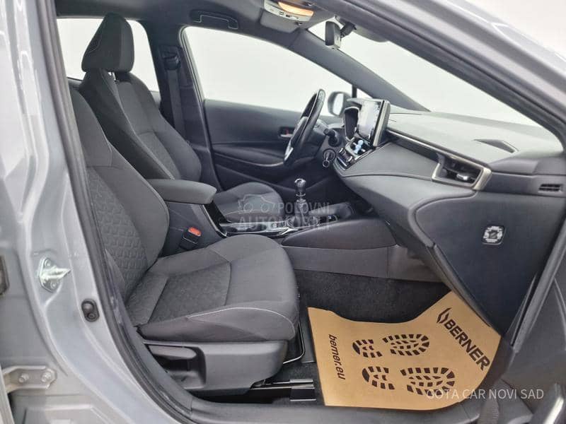 Toyota Corolla 1.2 LUNA