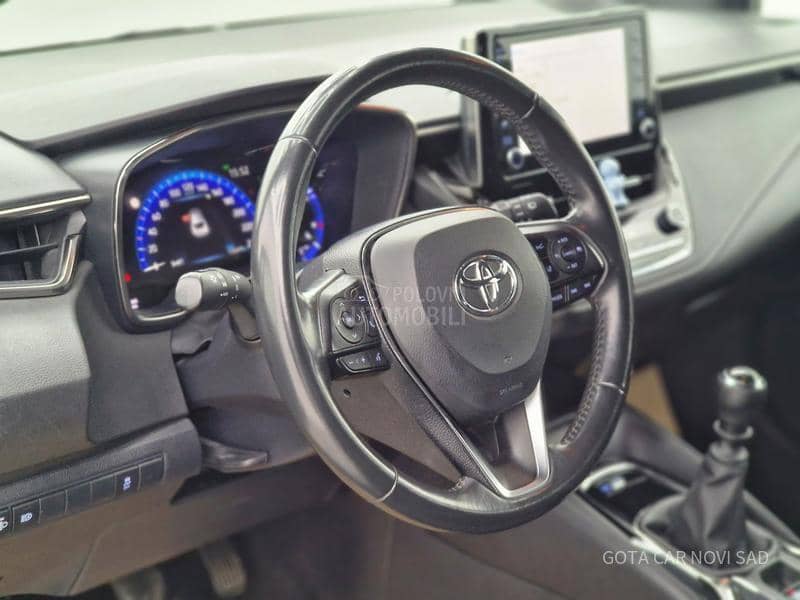 Toyota Corolla 1.2 LUNA