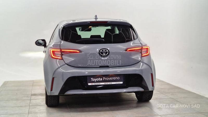 Toyota Corolla 1.2 LUNA