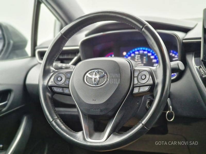 Toyota Corolla 1.2 LUNA