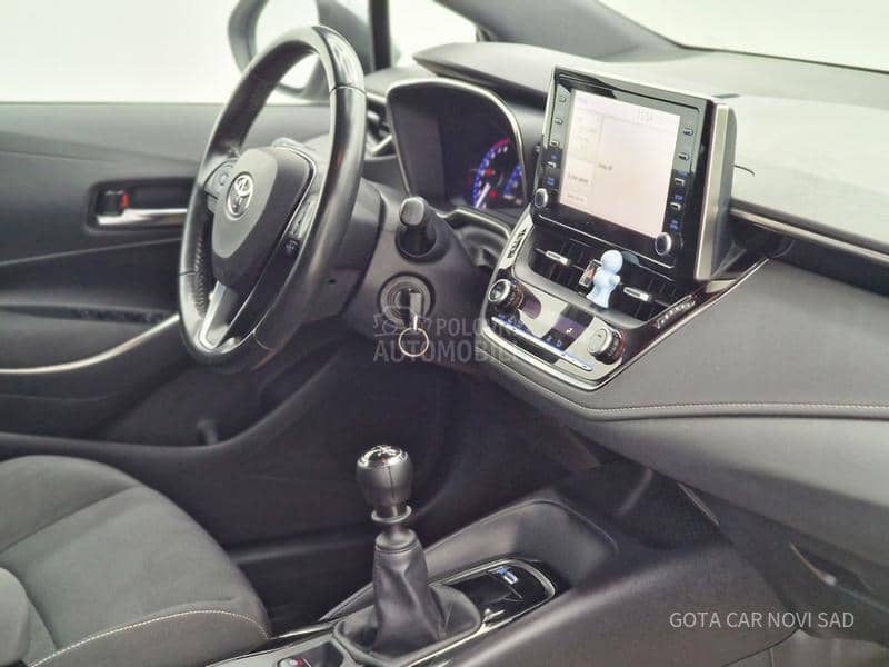 Toyota Corolla 1.2 LUNA