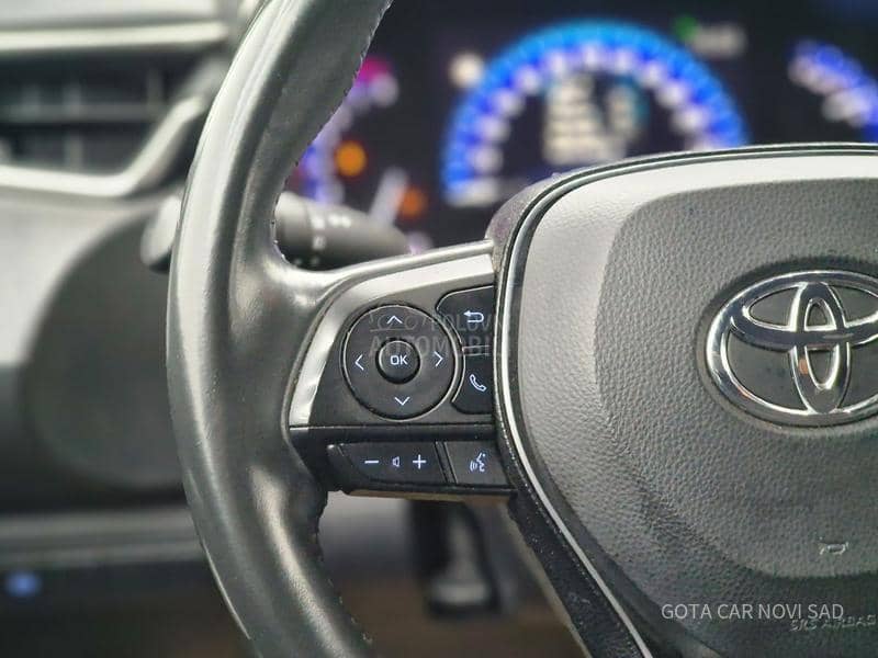 Toyota Corolla 1.2 LUNA