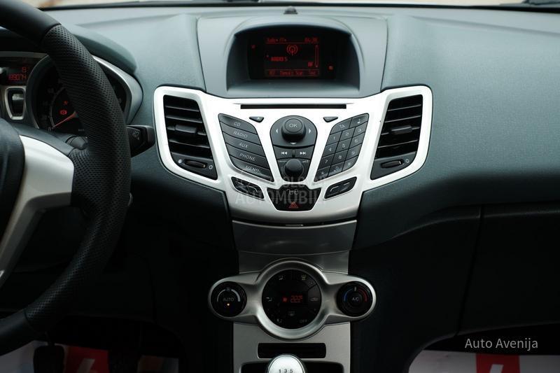 Ford Fiesta 1.4i TNG TITANIUM