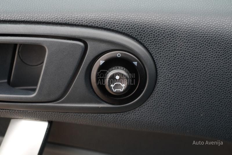 Ford Fiesta 1.4i TNG TITANIUM