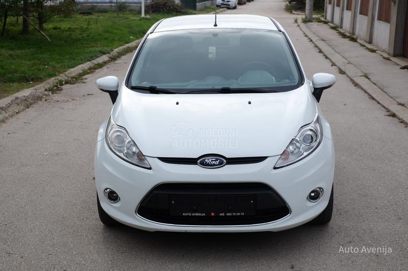 Ford Fiesta 1.4i TNG TITANIUM