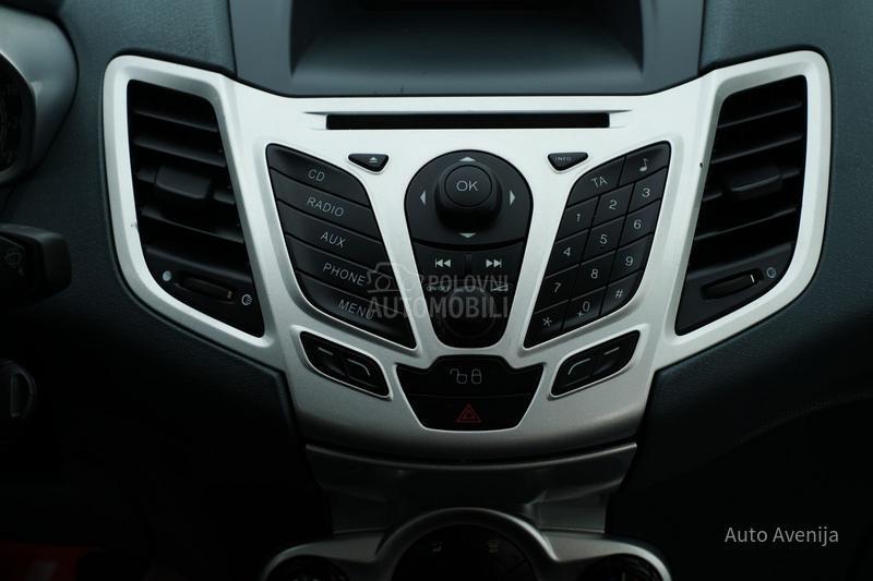 Ford Fiesta 1.4i TNG TITANIUM