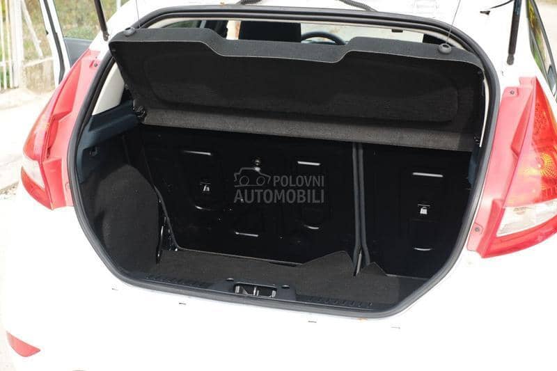 Ford Fiesta 1.4i TNG TITANIUM