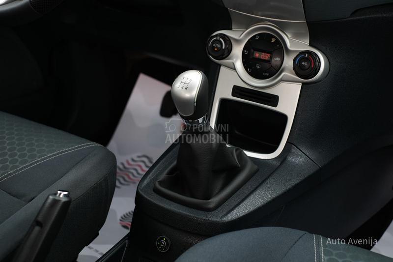 Ford Fiesta 1.4i TNG TITANIUM