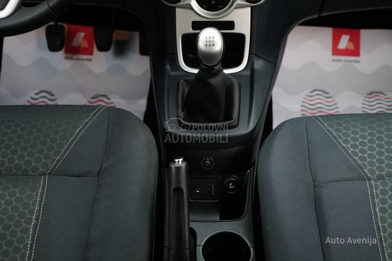 Ford Fiesta 1.4i TNG TITANIUM