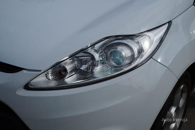 Ford Fiesta 1.4i TNG TITANIUM