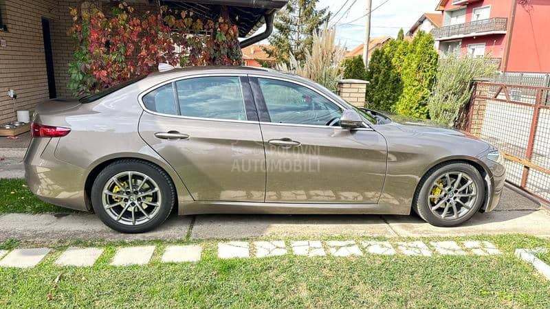 Alfa Romeo Giulia 2.2 AT