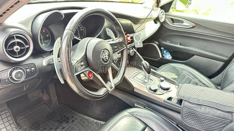 Alfa Romeo Giulia 2.2 AT
