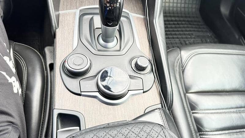 Alfa Romeo Giulia 2.2 AT