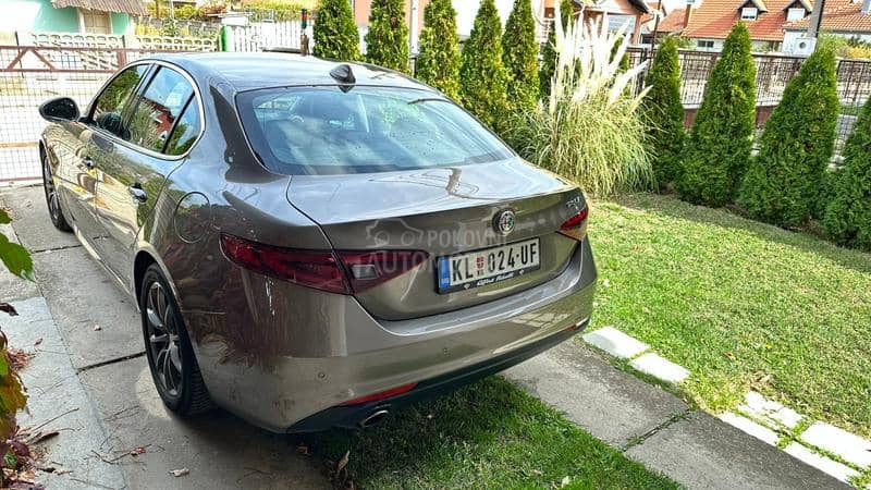 Alfa Romeo Giulia 2.2 AT