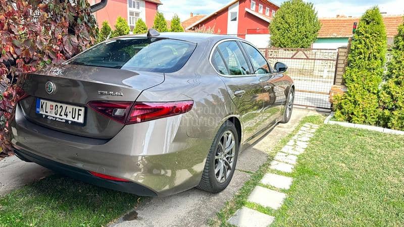 Alfa Romeo Giulia 2.2 AT