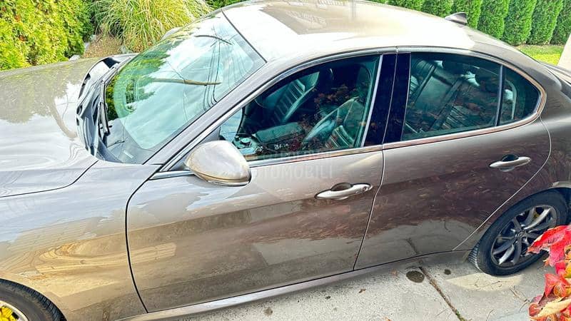 Alfa Romeo Giulia 2.2 AT