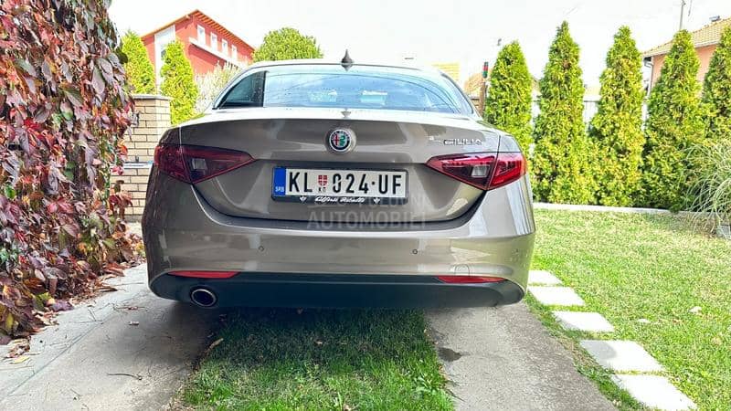 Alfa Romeo Giulia 2.2 AT