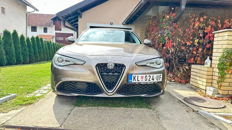 Alfa Romeo Giulia 2.2 AT