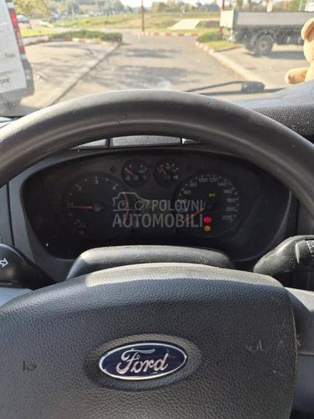 Ford Transit maxi