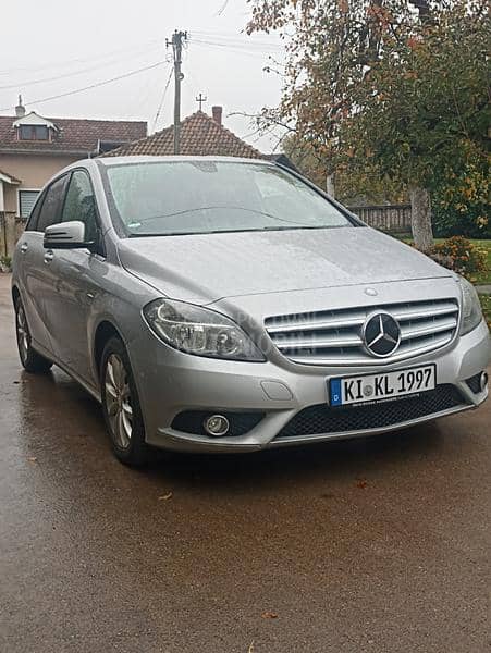 Mercedes Benz B 200 