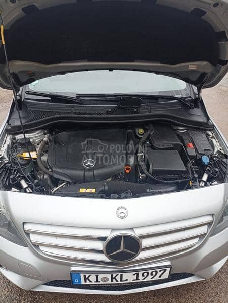 Mercedes Benz B 200 