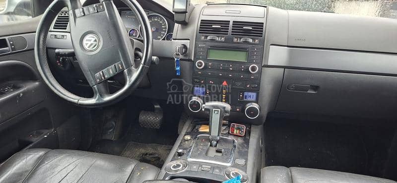 Volkswagen Touareg reg celu godinu