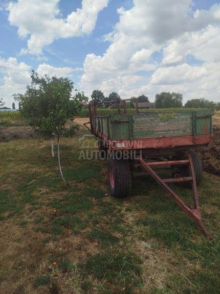 Prikolica za djubrivo