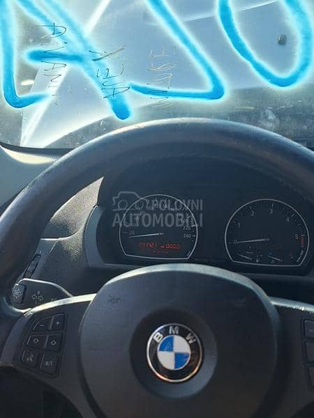 Kompletan auto u delovima X3