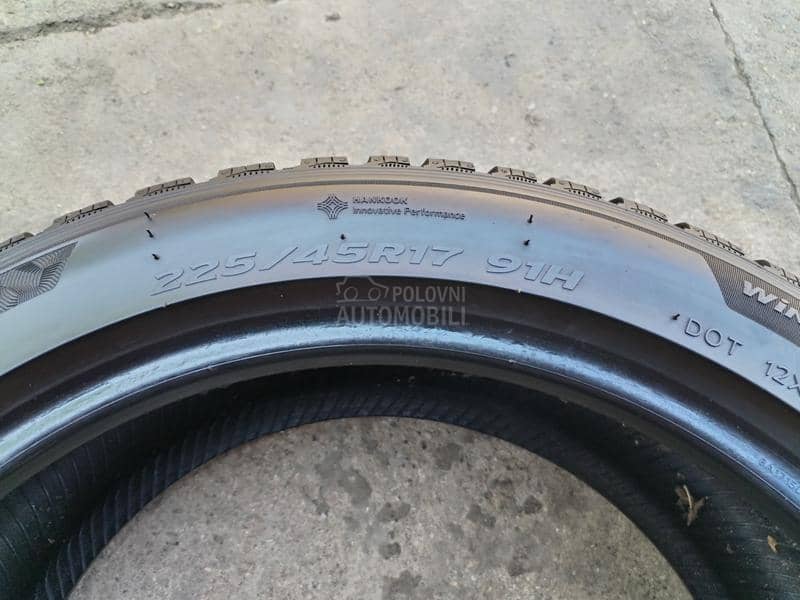 Hankook 225/45 R17 Zimska
