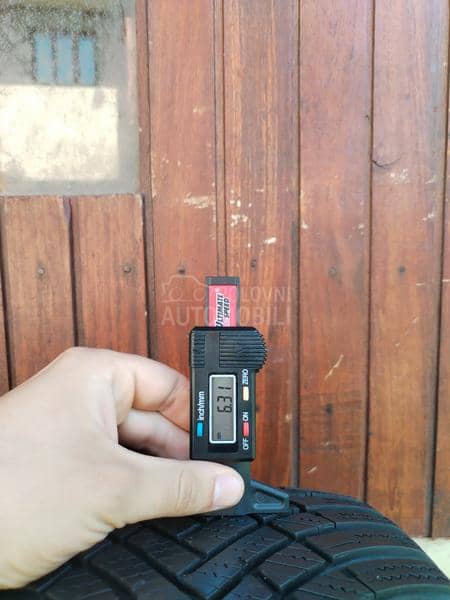 Hankook 225/45 R17 Zimska