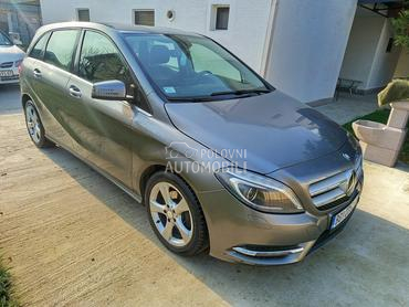 Mercedes Benz B 180 