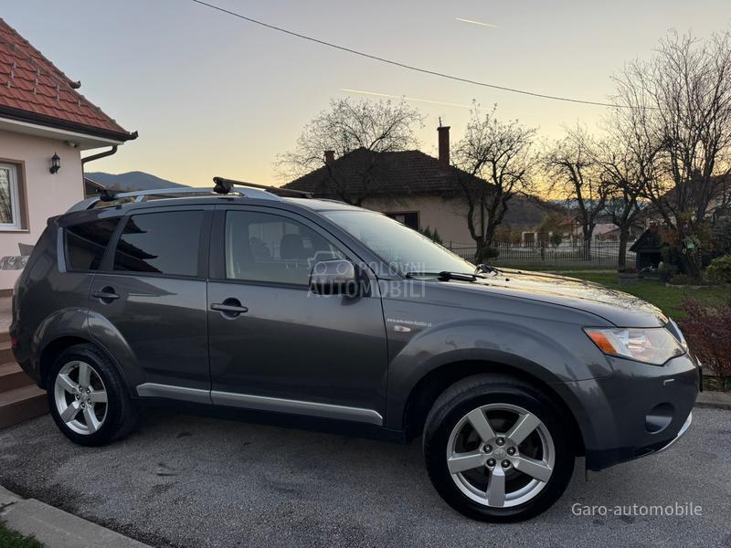 Mitsubishi Outlander 2.0DID 4WD CH