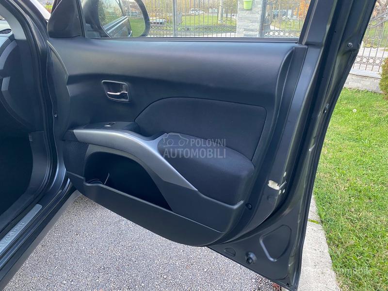 Mitsubishi Outlander 2.0DID 4WD CH