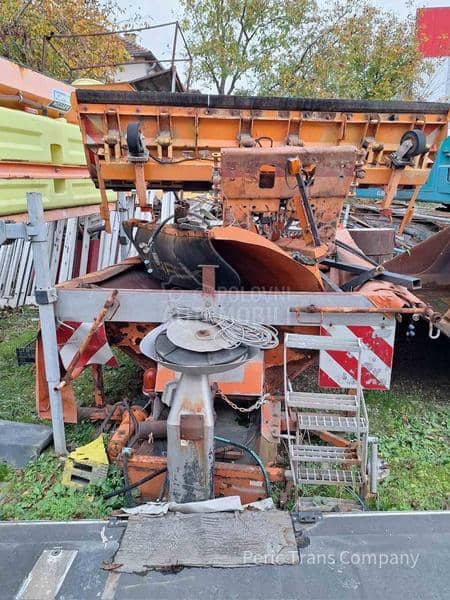 Raonik za sneg i posipač soli